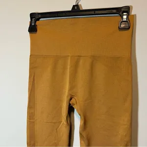 SetActive SculptFlex Cropped Leggings Gold‎ Mustard Small thumbnail 2
