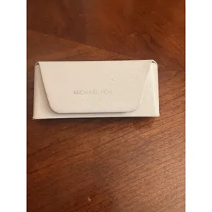 Michael Kors Sunglasses Case Textured White Silver Name Stamp thumbnail 5
