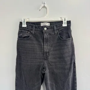 Abercrombie and fitch 90s straight ultra high rise black jeans 25 / 0 thumbnail 3