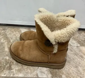 UGG Chestnut Bailey Button Boots thumbnail 1