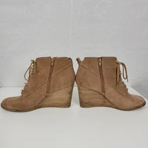 Lucky Brand Yoanna Womens Boots Size‎ 8 Tan Suede Lace Up Wedge Zip Ankle Boots thumbnail 5