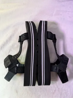 GUESS Black Platform Strappy Logo Sandals for Women thumbnail 6