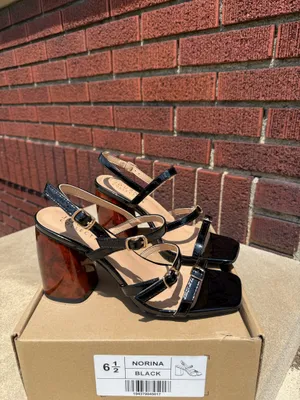 Journee Collection Block Heels thumbnail 2