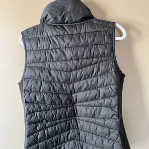 Quilted Reversible Vest in Olive green and Blue thumbnail 5