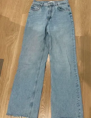 ZARA Jeans thumbnail 1