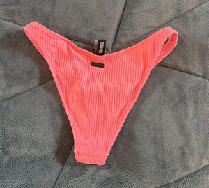 Triangl e bikini bottom thumbnail 2