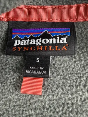 Patagonia Gray Synchilla Fleece with‎ Coral Trim thumbnail 3