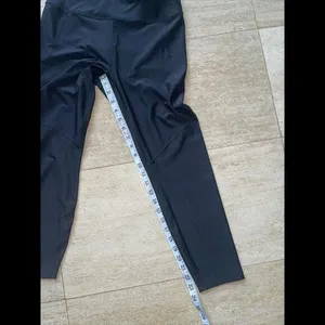 Outdoor Voices Warmup 7/8 Legging size medium‎ thumbnail 3