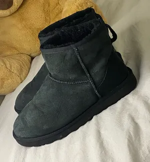 UGG Classic Mini Boots women size 10  thumbnail 1