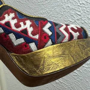 Donald J Pliner Couture Embroidered Peep Toe Platform Pumps Gold Red‎ Blue 6.5M thumbnail 10