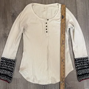 Free People Top Women L Newbie Thermal Alpine Henley Cuffs Cream Black thumbnail 4