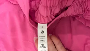 Lululemon Shorts Hotty Hot 2.5" Pink Sonic thumbnail 4