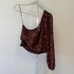 NWT Boutique Sage The Label One Shoulder Smocked Crop Top Burgundy Floral‎ Large thumbnail 4
