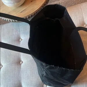 Marc Jacob’s New York Black Shoulder Tote Bag thumbnail 6