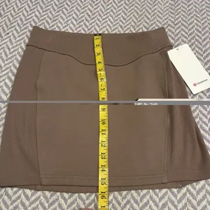 Lululemon Scuba HR Mini Skirt Taupe Brown Cotton Fleece LW8ALSS Size M NEW thumbnail 3