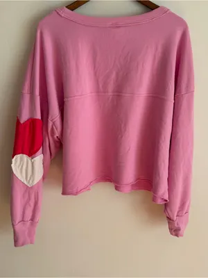 JoyLab Bubblegum Pink Cropped Sweatshirt Red White Heart Sleeve Patches Large L thumbnail 3