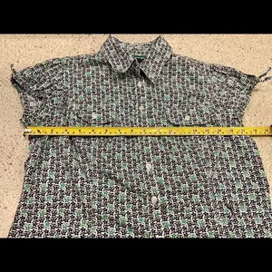 Tommy Hilfiger Floral Short Sleeve Button Down Short Sleeve Blouse Size Medium thumbnail 3
