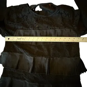 J.Crew Black Lace Tiered Ruffle Long Sleeve Blouse Romantic Chic Women’s Size 6 thumbnail 11