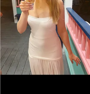 Coco Lily’s white dress thumbnail 3