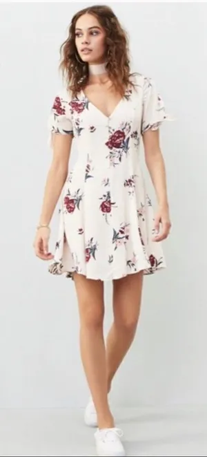 ASTR ✨Blush pink floral tie sleeve Dress✨ thumbnail 1