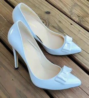 Stylish stiletto heel pump 🌹 White Size 9 thumbnail 1