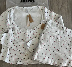 New skims pajama set 2X thumbnail 1
