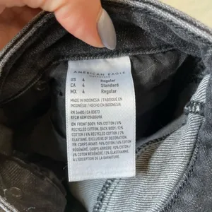 American Eagle Outfitters Mom Jean Black Wash Jeans thumbnail 5
