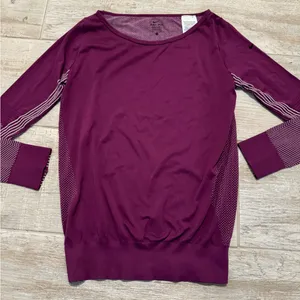 Purple Nike Long Sleeve Athletic Shirt Size S thumbnail 1