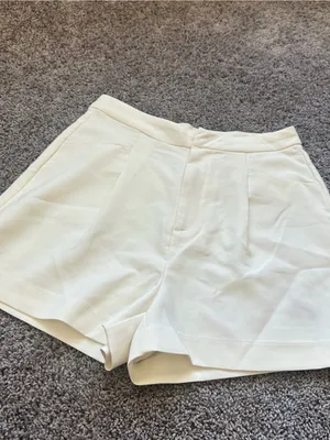 Love Tree Cream High-Waist Tailored Shorts thumbnail 2