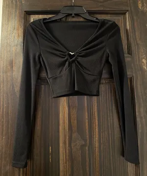 SheIn Black Long-Sleeve Heart Front Crop Top thumbnail 1