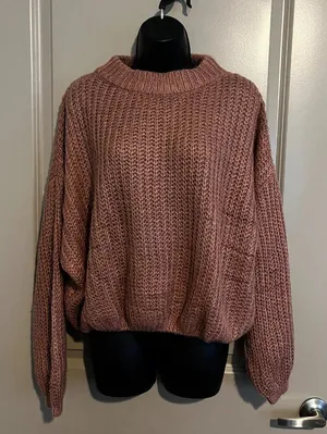 Women's‎ Pink Pullover Sweater thumbnail 1