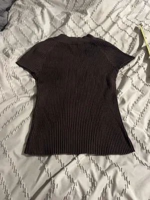 R-Q-T Brown Ribbed Short Sleeve Top with Metal Ring Detail Size L thumbnail 5