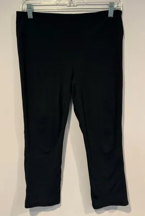 GapFit Womens Black Cropped Leggings Size Medium Activewear Yoga Pants‎ thumbnail 1