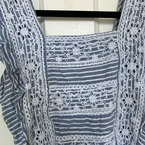 Blue and White Floral American Eagle Top thumbnail 2