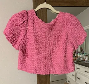 Pink cropped puff sleeve top Size M thumbnail 2