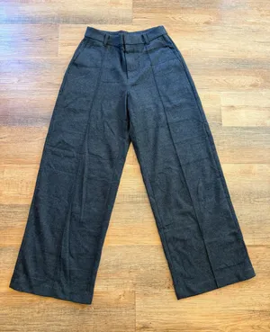 Uniqlo Wide Leg Women's Pants in Charcoal Gray Size S thumbnail 1