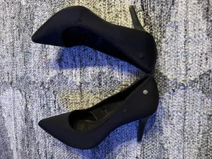 Vera Simply Vera Wang Black Pointed Pumps thumbnail 5