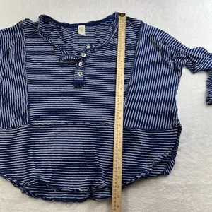 We The Free People S Small Hong Kong Henley Top Navy Striped Raw Hem Boho Beachy thumbnail 12
