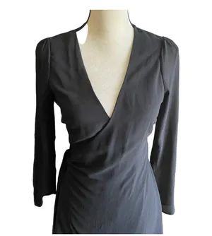 Lulus Stunning chiffon. Wrap dress, long sleeves, fully lined, dress is 100% polyester, lining is 100% rayon, excellent condition, size xs thumbnail 2