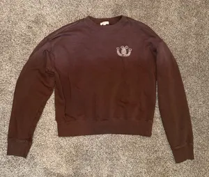 Modish Rebel Brown Horseshoe and Running Horse Graphic Crewneck Sweatshirt thumbnail 1