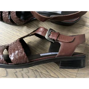 Etienne Aigner Fisherman T-Strap Braided Leather Brown Sandals Size 7M thumbnail 6