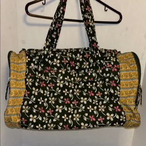 Source Unknown GREEN YELLOW FLORAL QUILTED DUFFLE BAG 2 HANDLES CROSSBODY STRAP LUGGAGE STRAP thumbnail 1