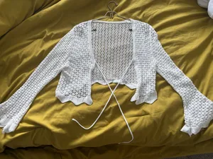 White summer sweater Size L thumbnail 1