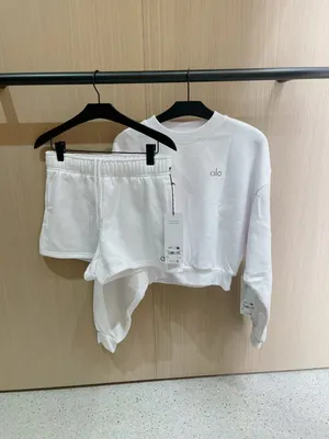 🤍✨Cropped Accolade Crewneck & Shorts Set – White (Size M) thumbnail 2