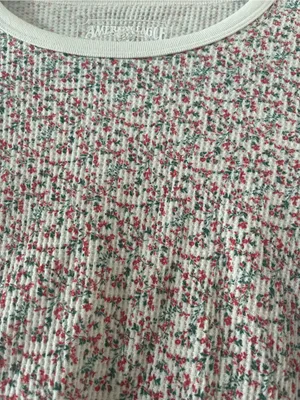 American Eagle Red White Ditsy Floral Waffle Knit Thermal Long Sleeve Top Small thumbnail 3