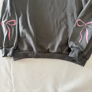 Women's Grey and Pink Bow Theme Sweatshirt Size 3XL #260576 thumbnail 4