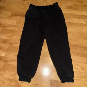 Lululemon‎ Scuba Relaxed High Rise Jogger Black Lightweight Drawstring Size 8 thumbnail 3