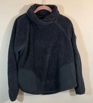 ✨‎ Nike Women’s Black Sherpa Fleece Mock Neck Sweatshirt Medium thumbnail 1