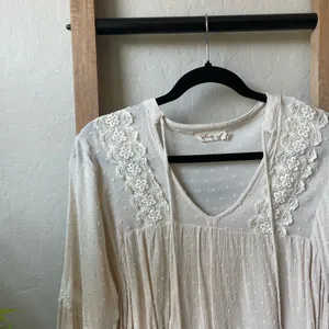 Millibon USA Cream Lace-Trim Peasant Tunic Top thumbnail 2