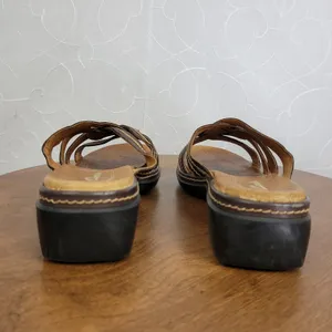 Clarks Womens Sandals Size 8M Brown Leather Open Toe Strappy Slip Ons 72678 thumbnail 5
